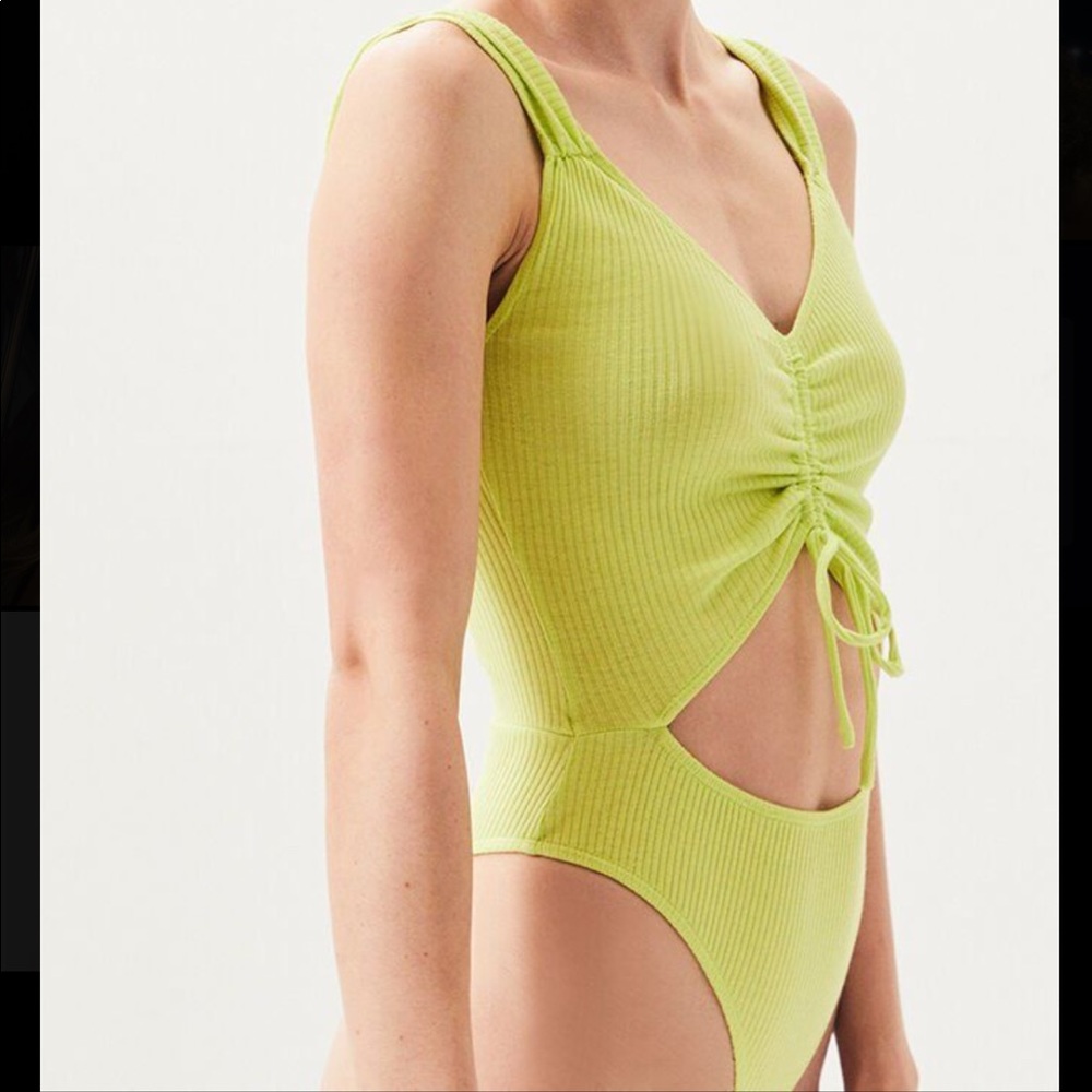 Me to We pacsun green cutout bodysuit size small